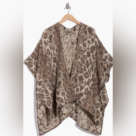 NWT Vince Camuto Animal Sequin Wrap - Picture 3 of 3